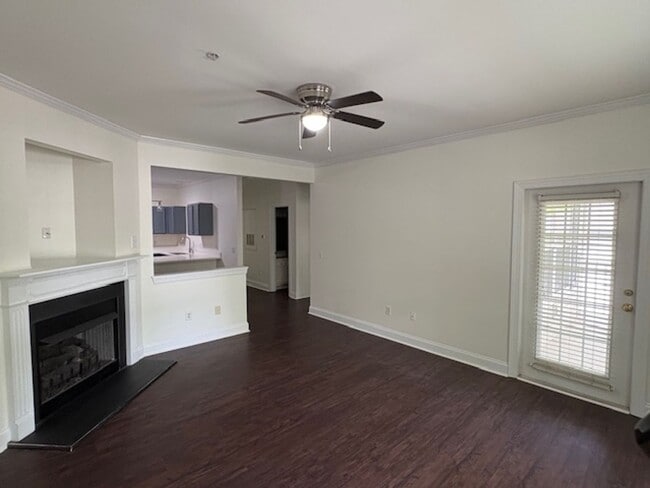 Building Photo - Renovated Cornelius Condo | Two Covered Balconies | Walk to Downtown & Antiquity | Lake Norman Area