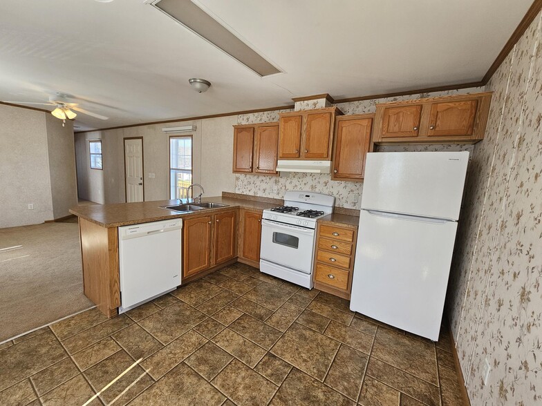 Primary Photo - 3 Sunnyfield Dr