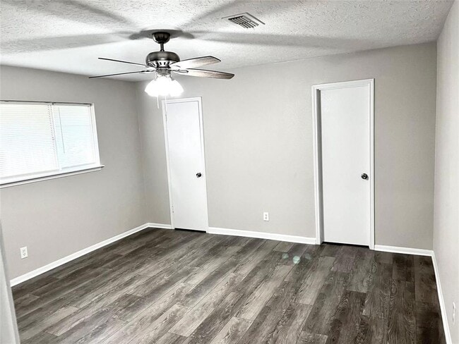 Building Photo - 11806 Kirknoll Dr