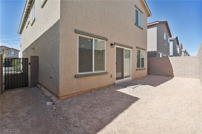 Building Photo - 3366 La Cura Ave