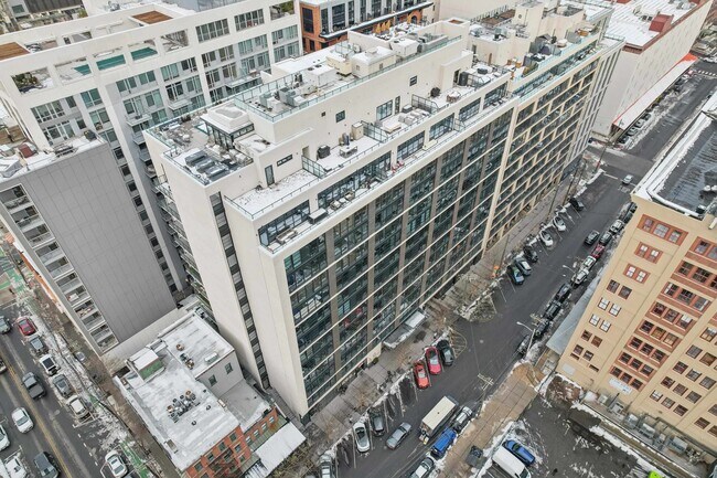 Building Photo - 160 1st St