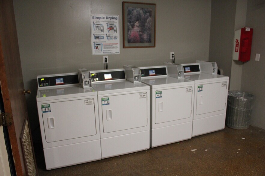 Building Photo - 205 E Watson St