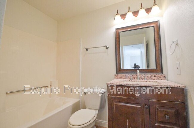 Building Photo - 2713 Antonio Dr