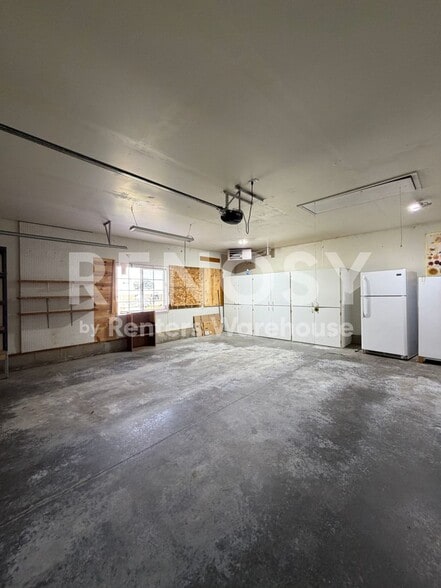 Building Photo - 434 5th Ave N
