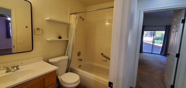 Building Photo - 1805 Quail Point Ct