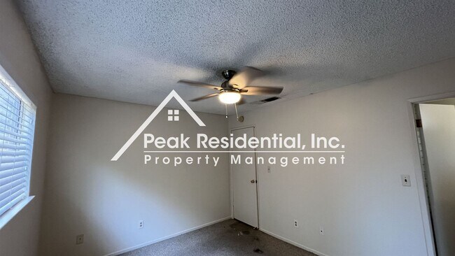 Building Photo - 3 br, 2 bath House - 5912 Birchglade Way