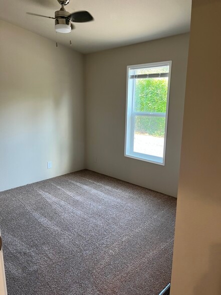 Building Photo - 9344 N Chicago Ave