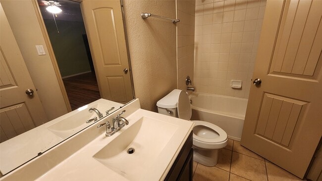 Building Photo - 4003 Hans St