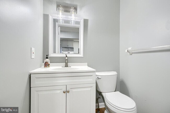 Building Photo - 28 Sandstone Ct