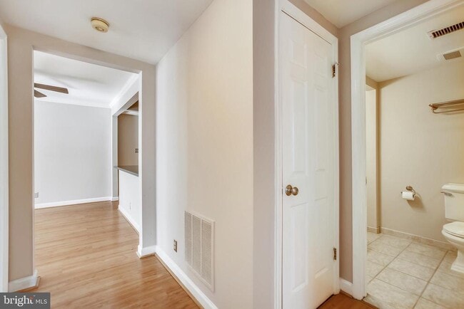 Building Photo - 115 N Lee St