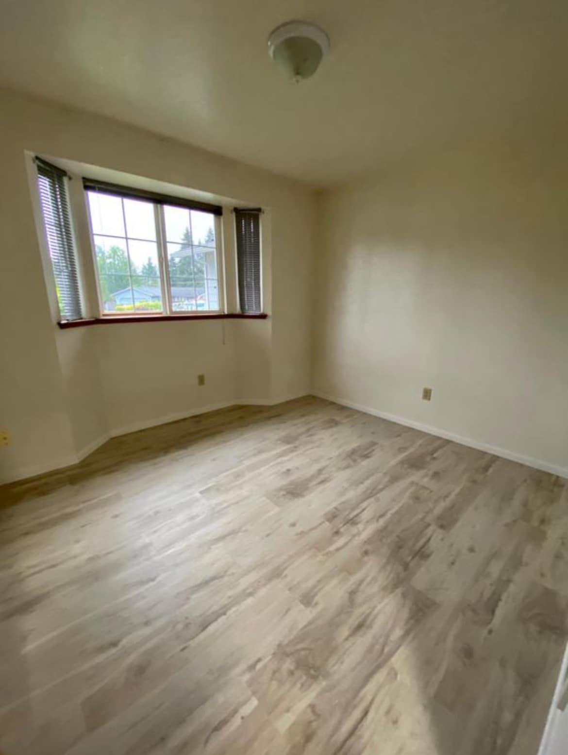 Building Photo - 10732 20th Pl W