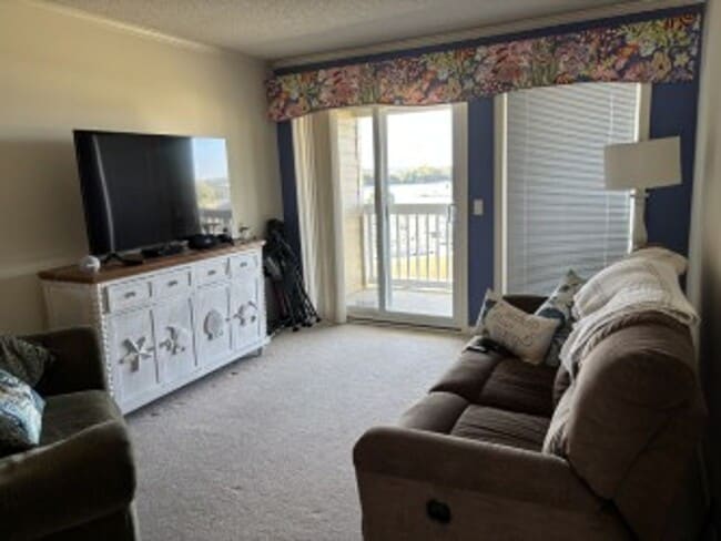 Building Photo - Cedar Point Villas, B32 Swansboro NC