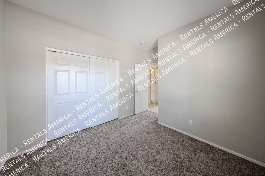 Building Photo - 16926 W Nottingham Way