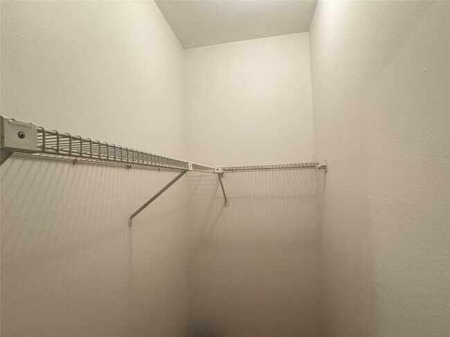 Building Photo - 6500 Harbor Town Dr