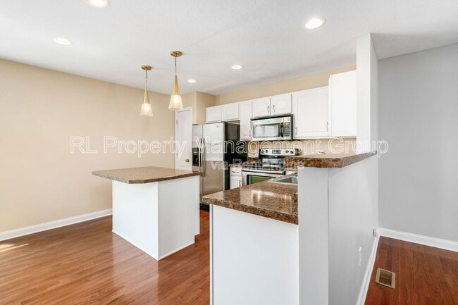 Building Photo - 5964 Woodshire Dr