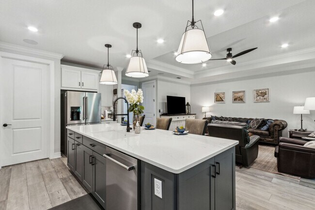 Building Photo - Discover the Ideal 55+ Lifestyle in Your N...