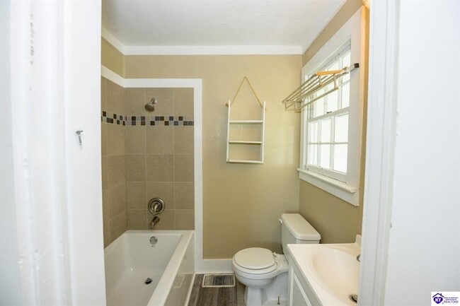 Building Photo - 189 Bob Wade Rd