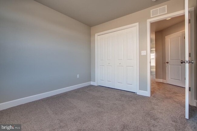 Building Photo - 6106 Sawgrass Ct