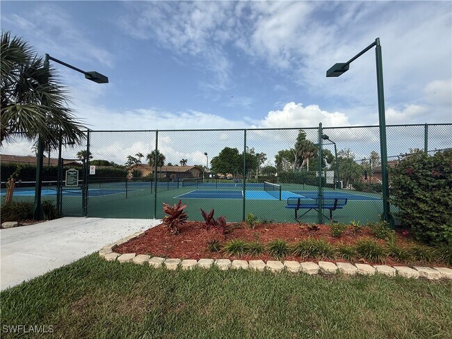 Building Photo - 6492 Royal Woods Dr