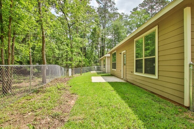 Building Photo - Beautiful 3 Bedroom / 2 Bathroom home in 7...