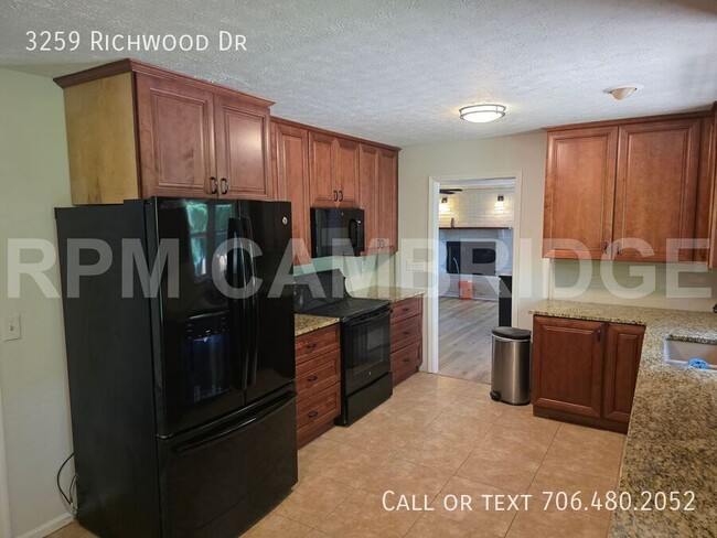 Building Photo - 3259 Richwood Dr NW