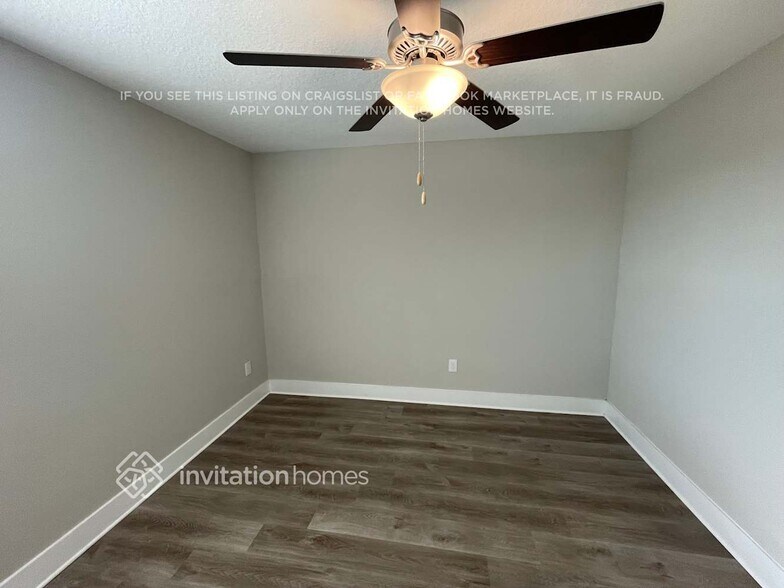 Building Photo - 9808 Little Bluestem Dr