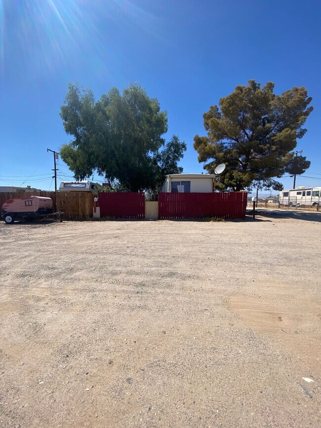 Building Photo - 415 W Ridgecrest Blvd