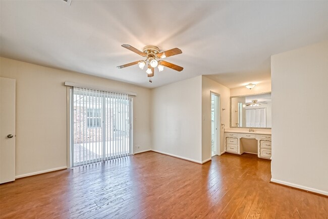 Building Photo - 918 Wycliffe Dr