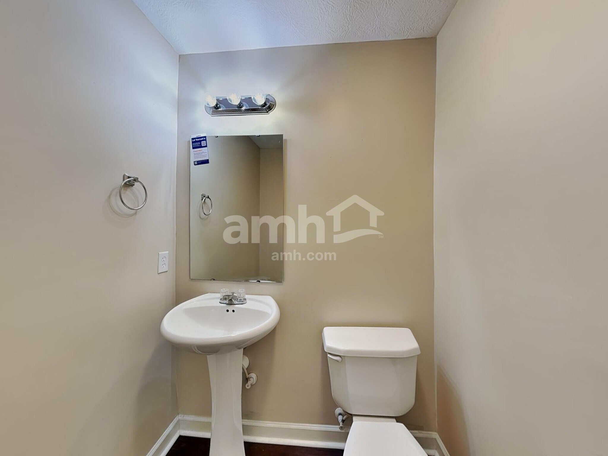 Building Photo - 5915 Cabot Dr