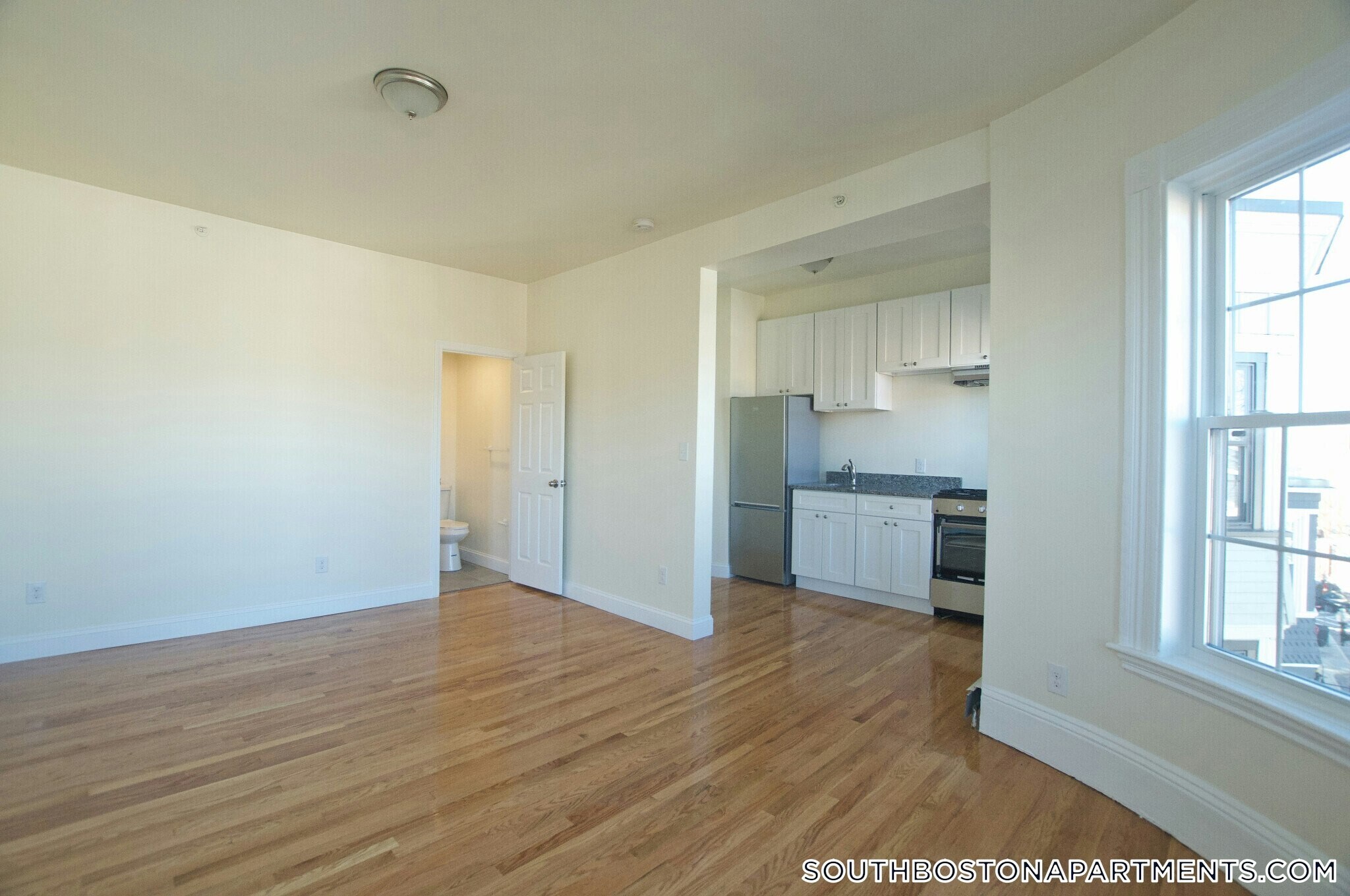 Building Photo - 501 E Broadway