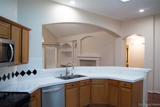 Building Photo - 4918 Pinder Ln