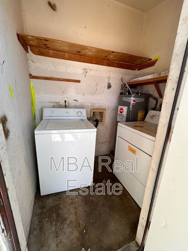 Building Photo - 3150 E Cicero St