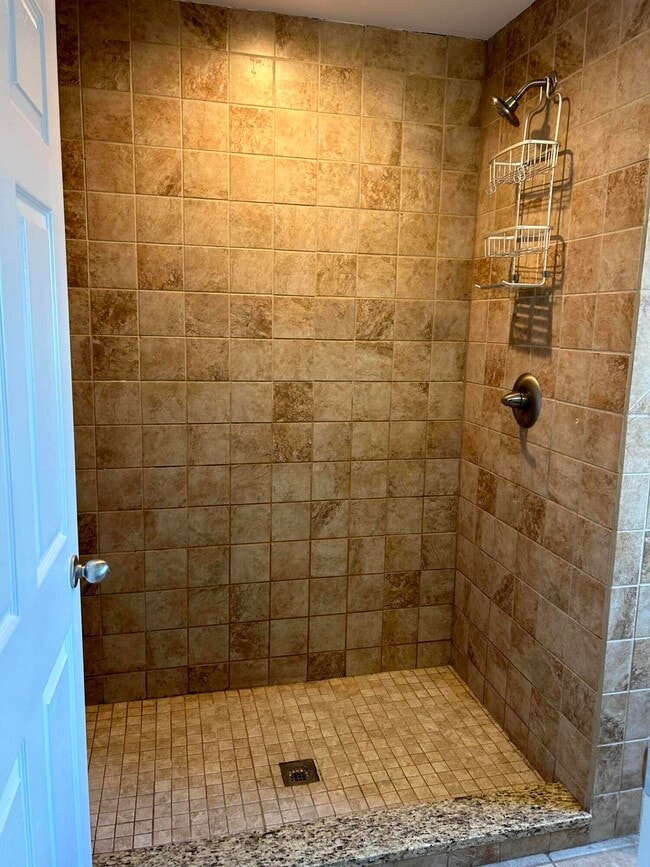 Building Photo - 213 Hurley Ln