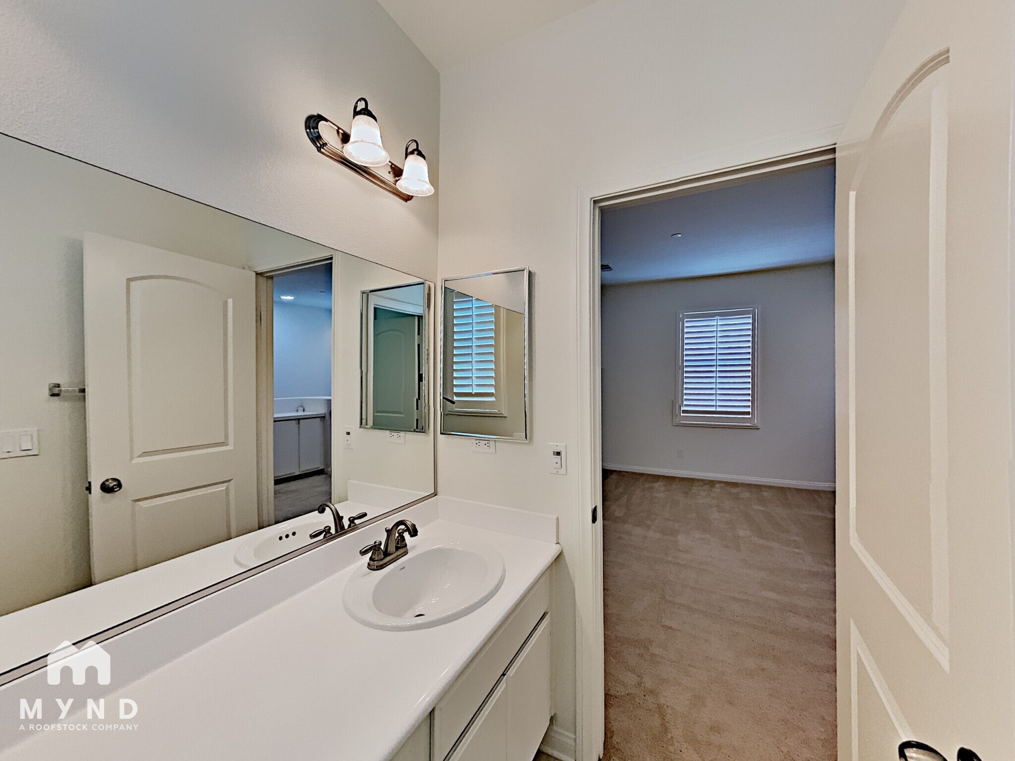 Building Photo - 1529 Bath Ave