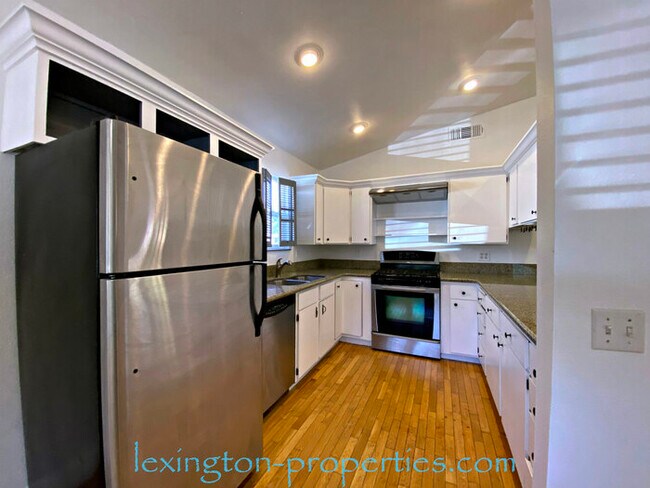 Building Photo - Fantastic, 3Bd/2Ba, Home in the Heart of Rocklin! Off Pacific St., Near Johnson-Springview Park!