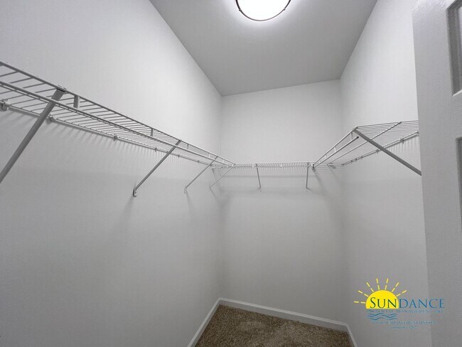 Building Photo - 3 Bedroom Smart Solar Home in Crestview!