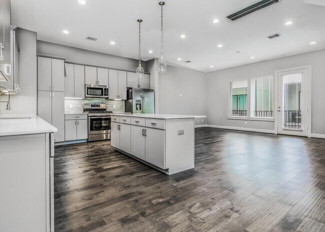 Building Photo - 8409 Hempstead Rd