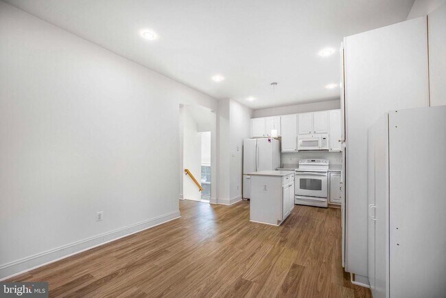 Building Photo - 43782 Brookline Terrace