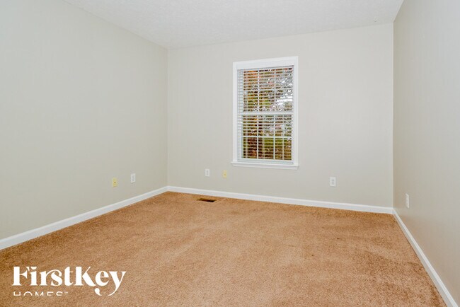 Building Photo - 7081 Village Oaks Dr