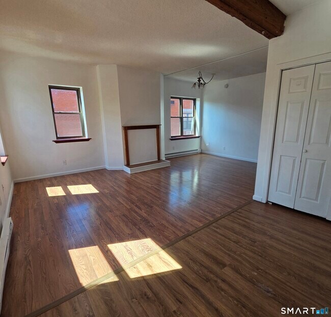 Building Photo - 52 Atwood St