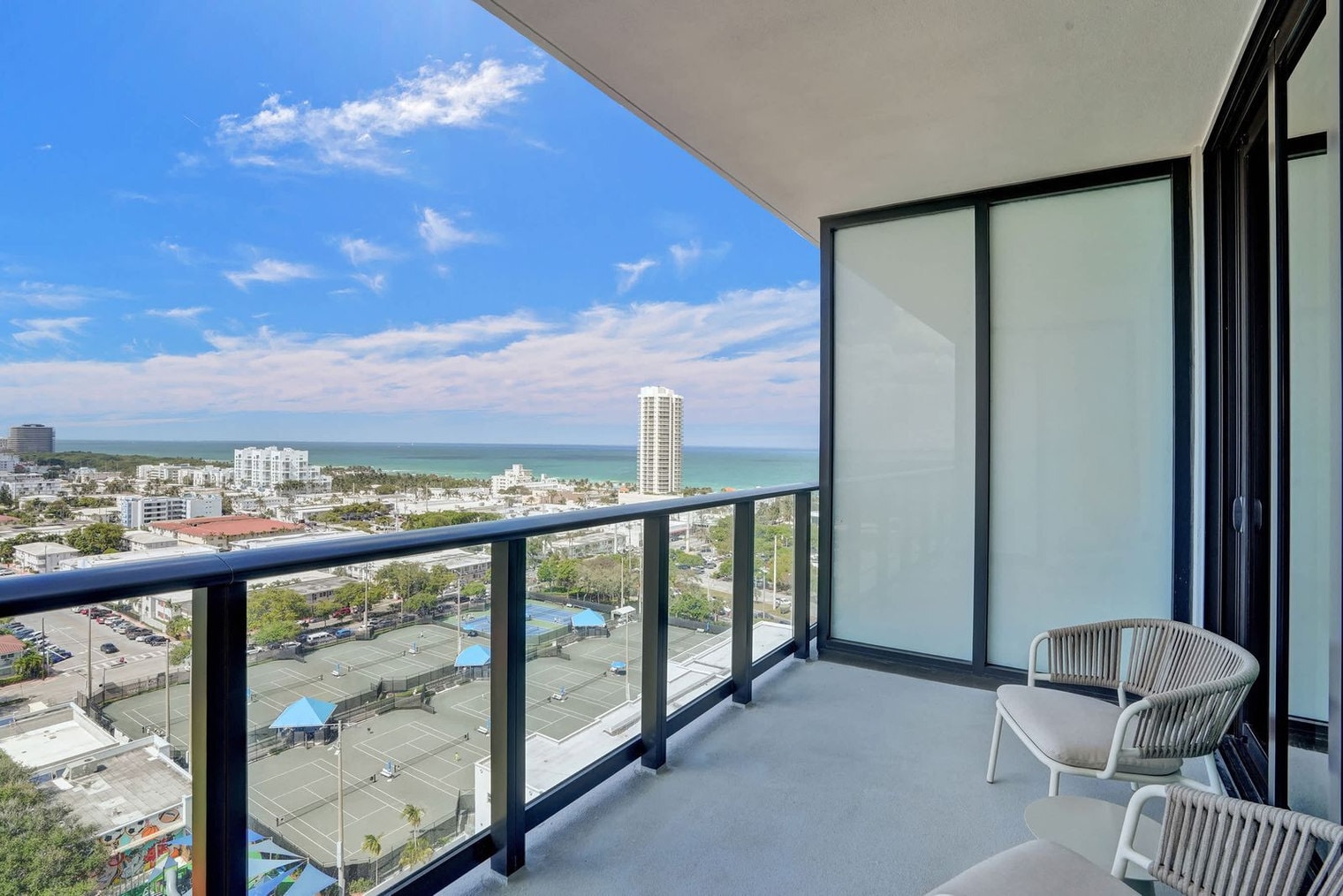 Building Photo - 580 72nd St