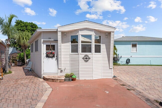 Building Photo - 1256 Nettles Blvd