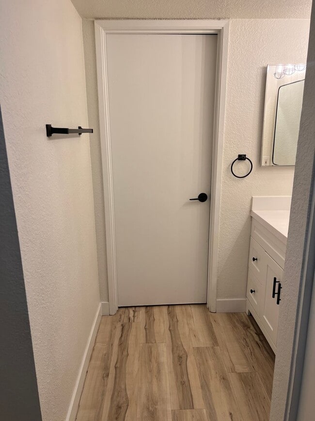 Building Photo - 1019 Dornajo Way