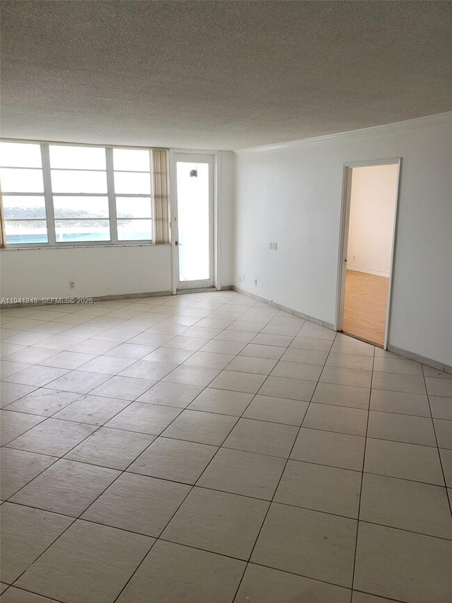 Building Photo - 6770 Indian Creek Dr