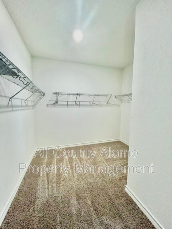 Building Photo - 4153 Bermuda Ln