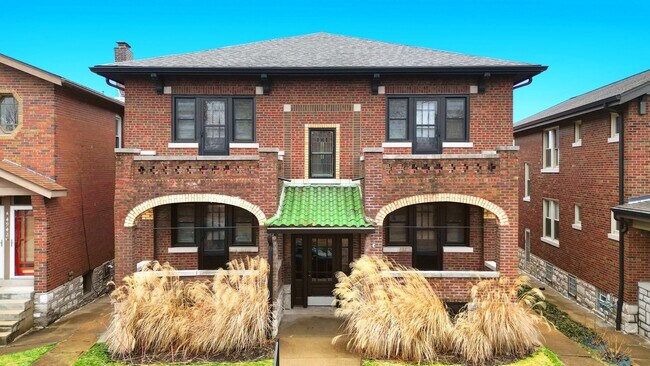Building Photo - Your-ami!
