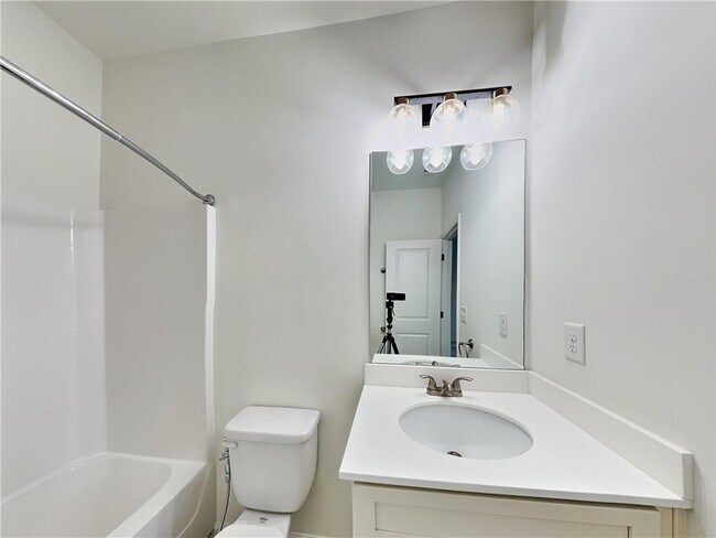 Building Photo - 3221 Creole Ln