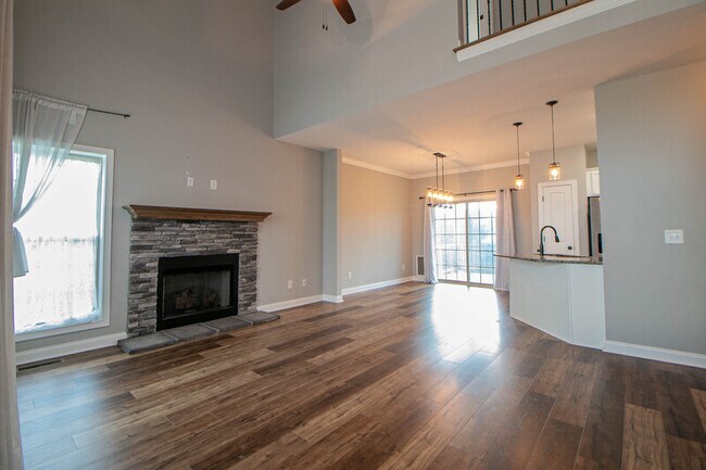 Building Photo - 3300 Twelve Oaks Blvd