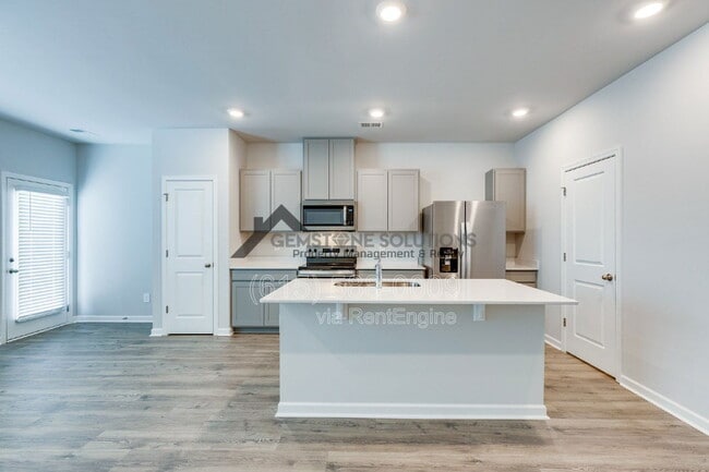 Building Photo - 4208 Oswin Dr