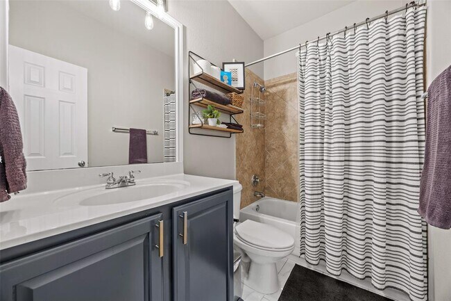 Building Photo - 2414 Powderham Ln